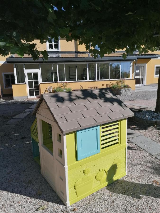 Ferienwohnung Schuhmann Mit Wintergarten Und Garten Therme Aquapulco Und Ikuna Erlebnispark, Zoo Schmiding 20 Min Mit Auto Entfernt Ab 3 Naechte Buchbar Hinzenbach Εξωτερικό φωτογραφία