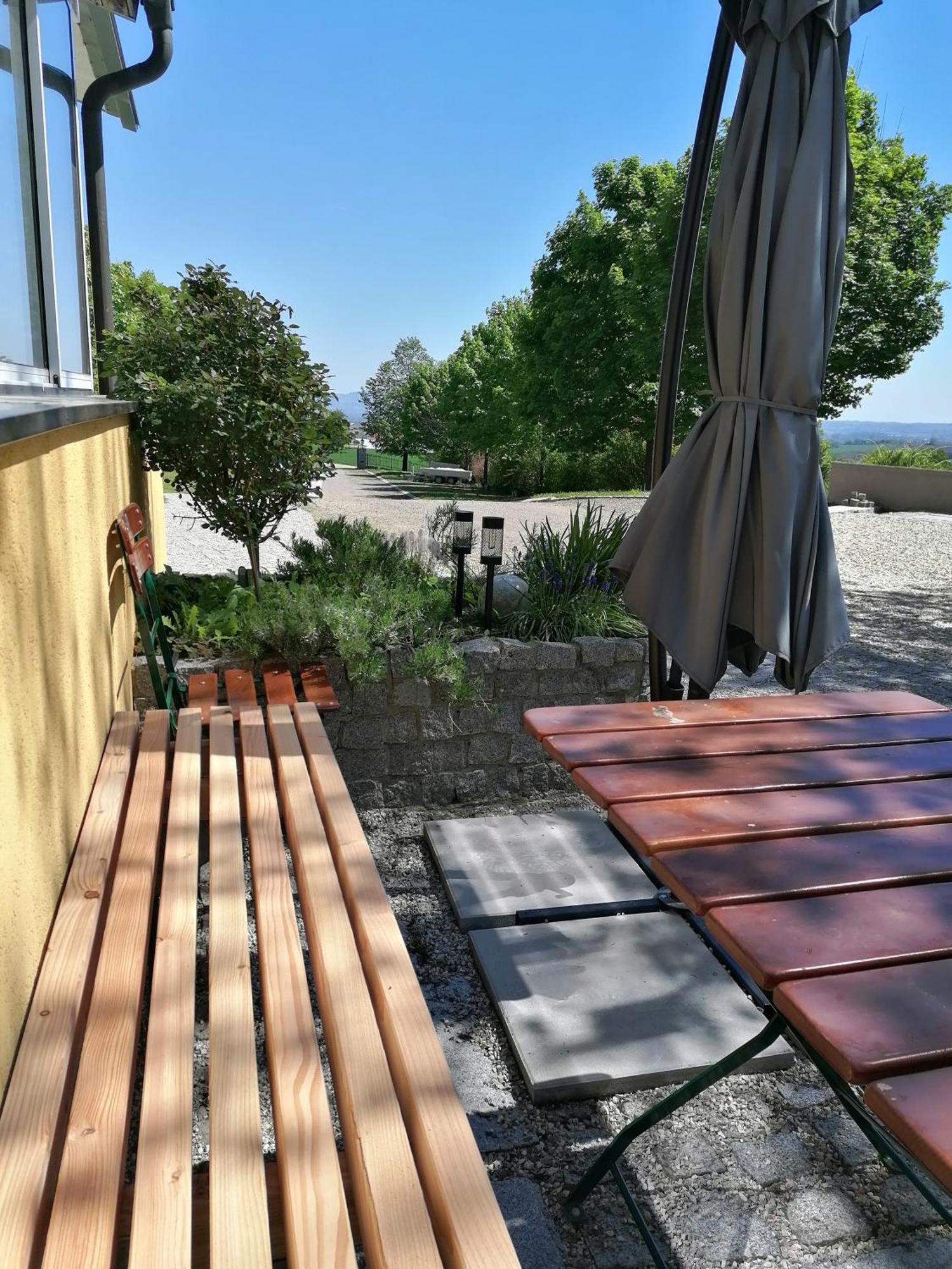 Ferienwohnung Schuhmann Mit Wintergarten Und Garten Therme Aquapulco Und Ikuna Erlebnispark, Zoo Schmiding 20 Min Mit Auto Entfernt Ab 3 Naechte Buchbar Hinzenbach Εξωτερικό φωτογραφία